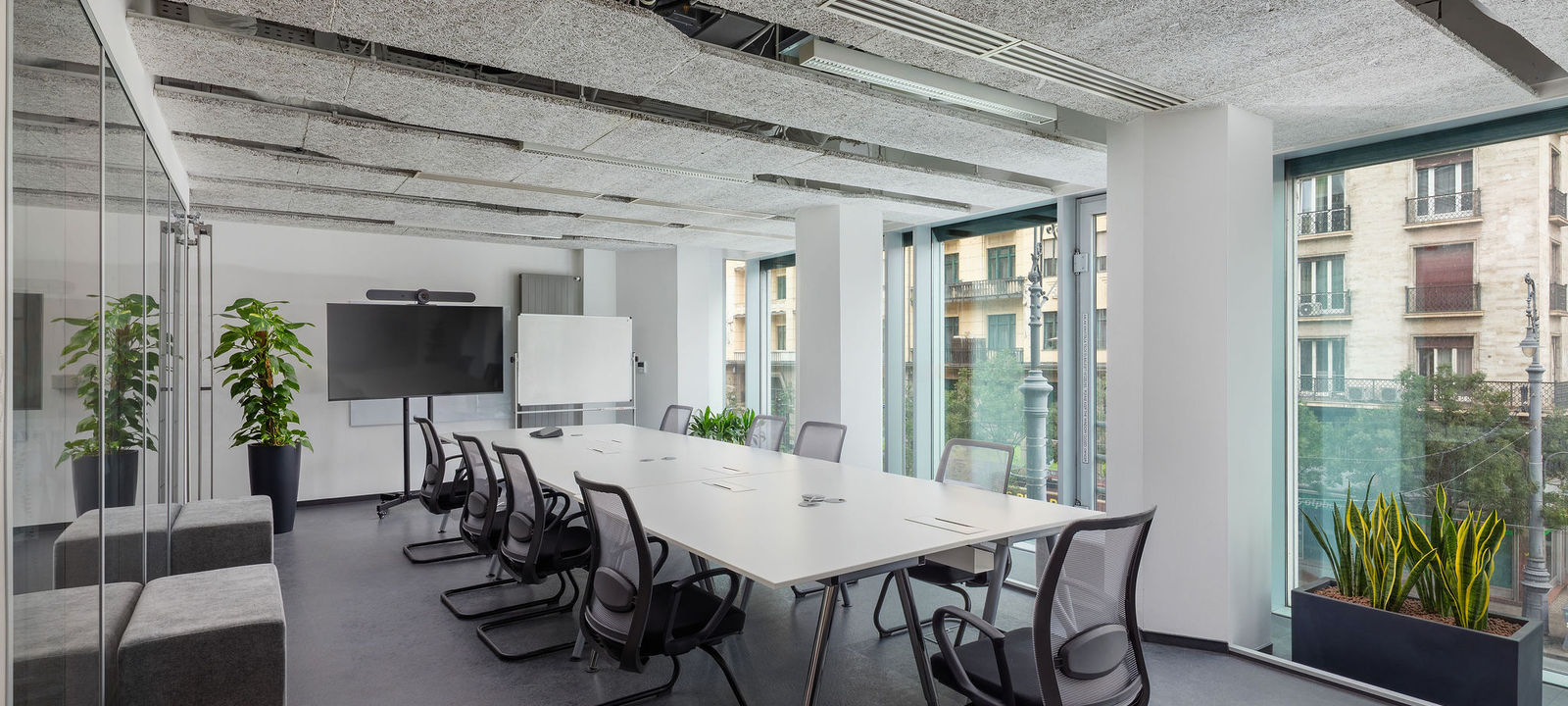 6 Károly Körút, Budapest - Image 1