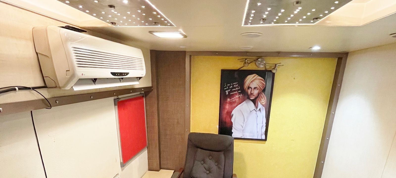 Andheri Link Road, Mumbai - Image 1