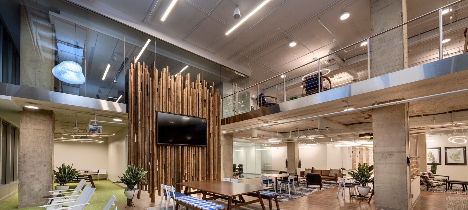 2000 Pennsylvania Ave Nw, Washington - Image 1