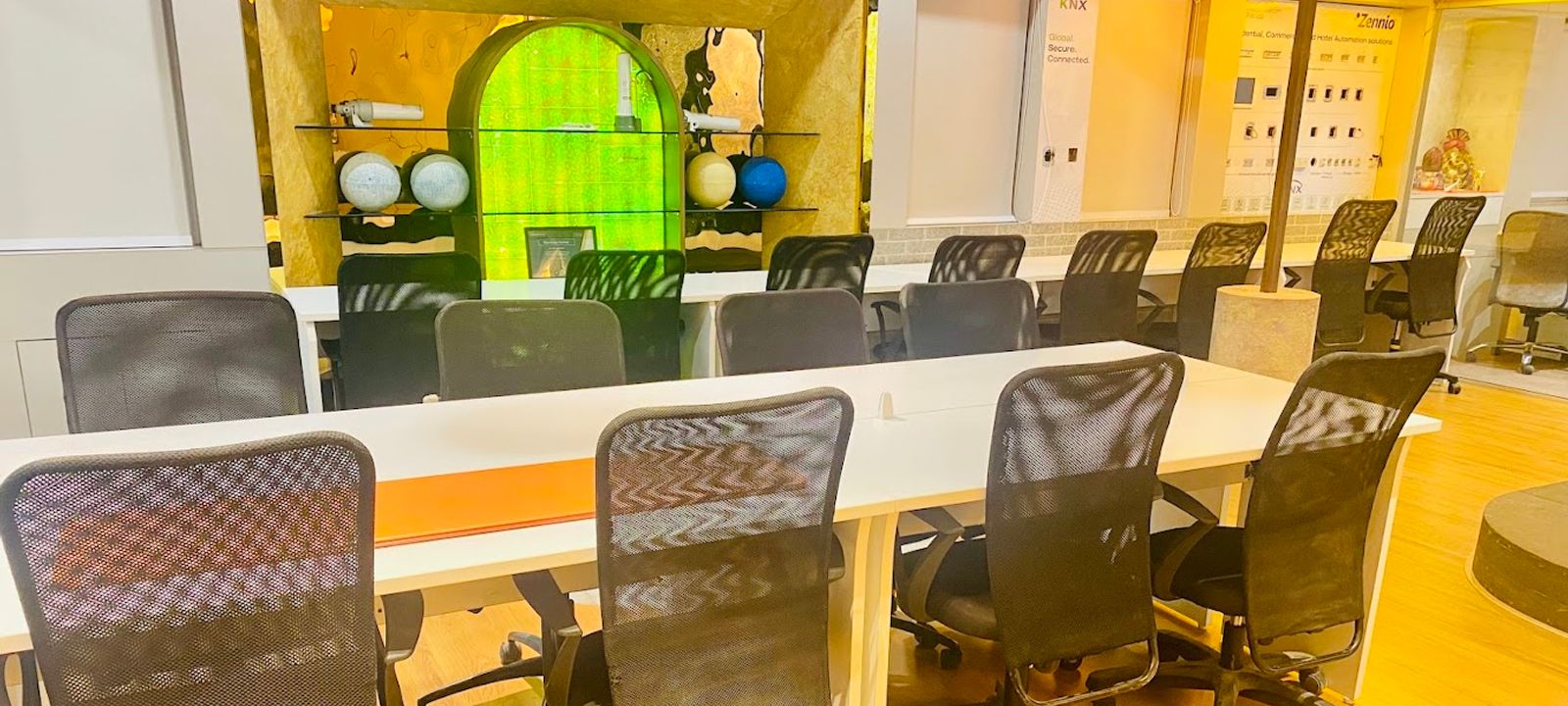 Bhandarkar & Law College Road Junction Signal, Deccan Shivajinagar - Image 1