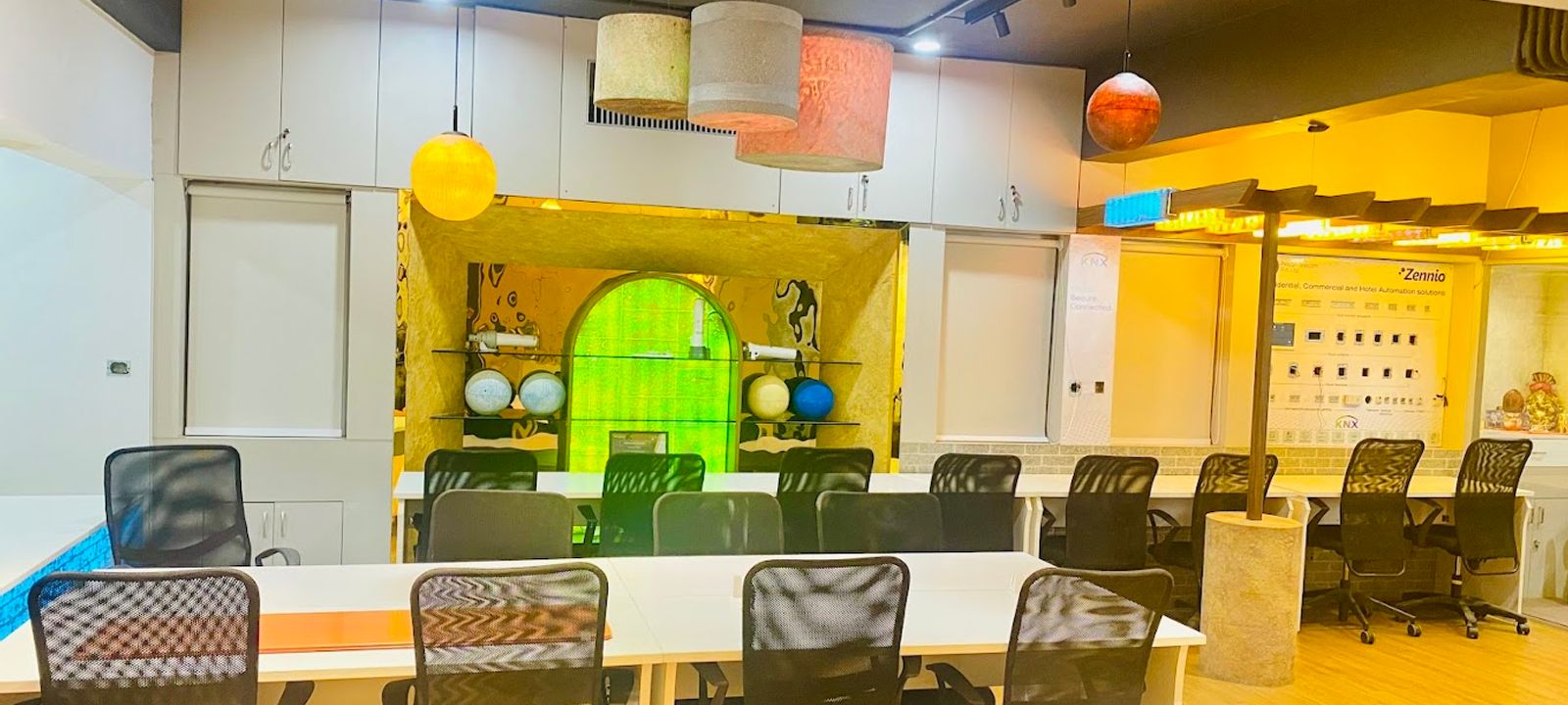 Bhandarkar & Law College Road Junction Signal, Deccan Shivajinagar - Image 1