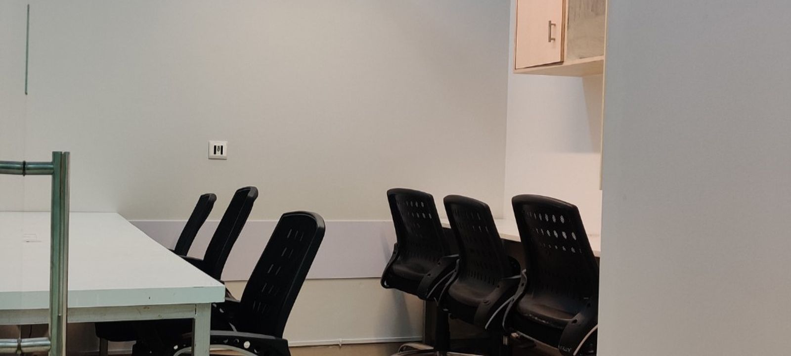 Building No 17 Metro Station Sector 28 Chakkarpur, Gurugram - Image 1