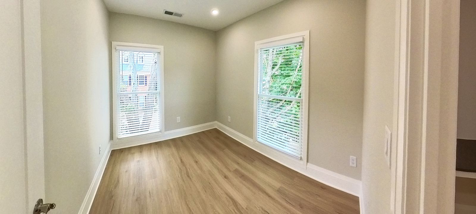 610 Colonial Park Dr 610 Colonial Park Dr, Roswell - Image 1