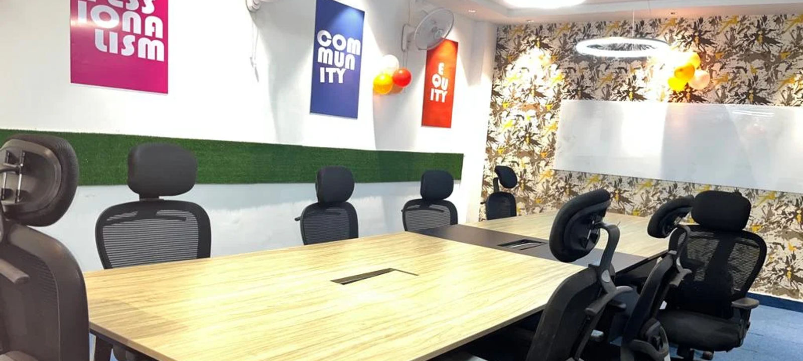 D-9 Vyapar Marg Block D Noida Sector 3 D-9 Vyapar Marg Block D Noida Sector 3, Noida - Image 1