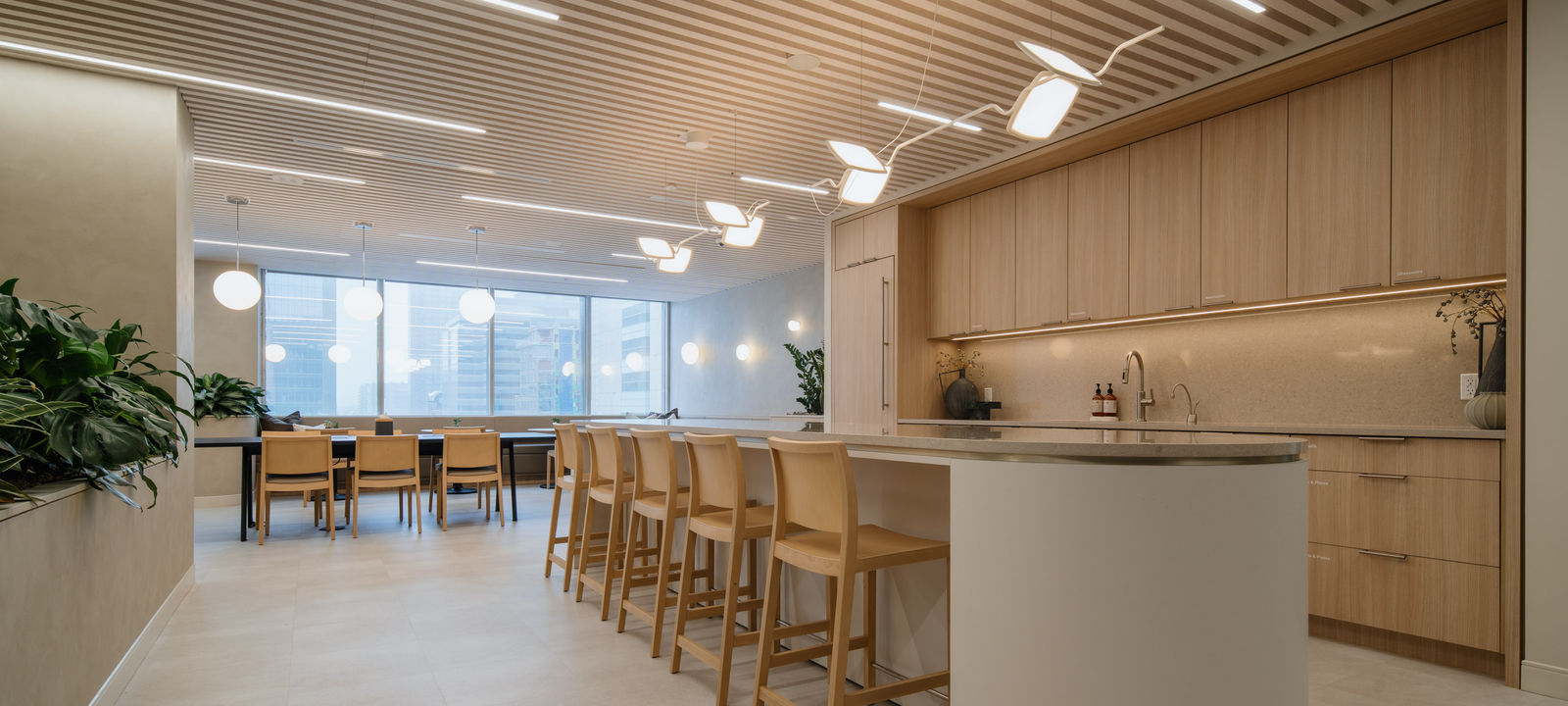 550 6 Ave Sw 550 6 Ave Sw, Calgary - Image 1