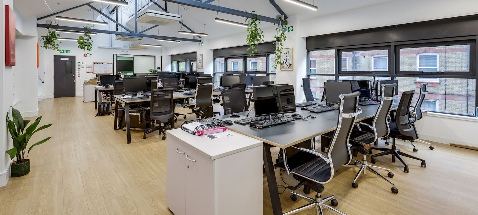 5 Cranwood Street, Old Street - Image 1