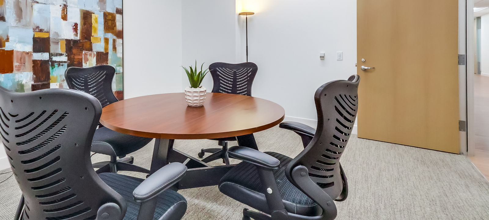 21300 Victory Boulevard, Woodland Hills - Image 1