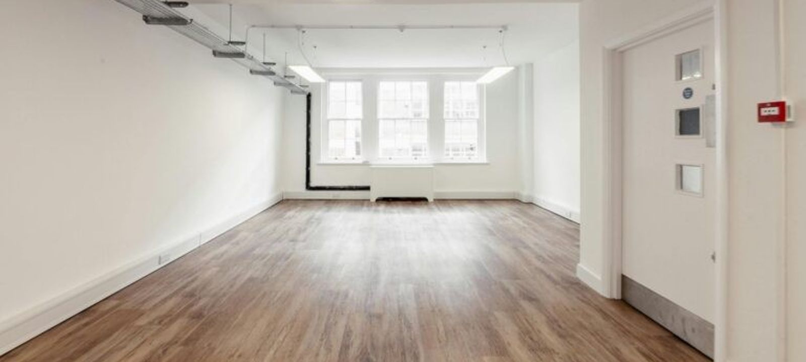 22-25 Eastcastle Street 22-25 Eastcastle Street, London - Image 1