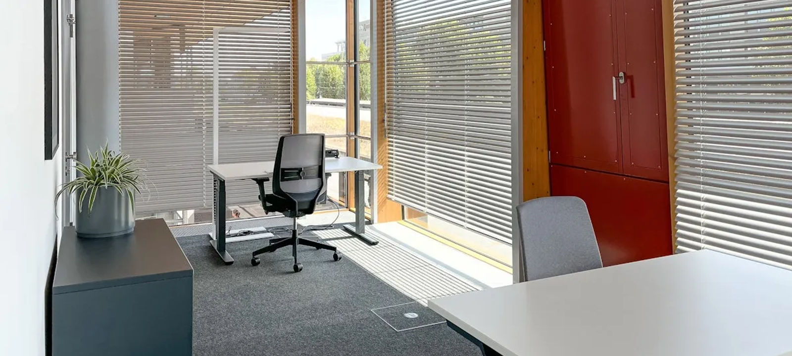 2 Bahnhofsplatz, Rüsselsheim Am Main - Image 1