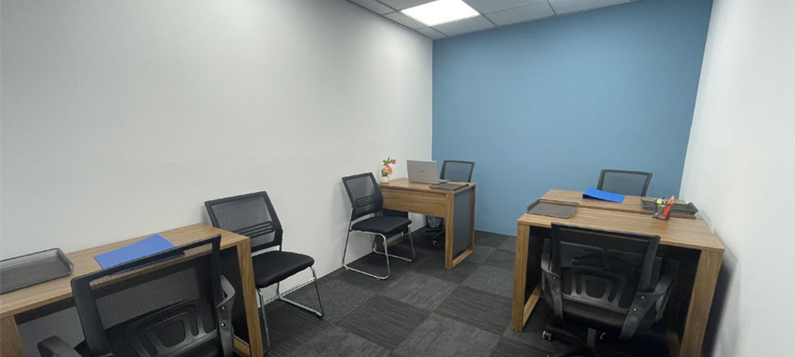 Corniche Street, Sharjah - Image 1