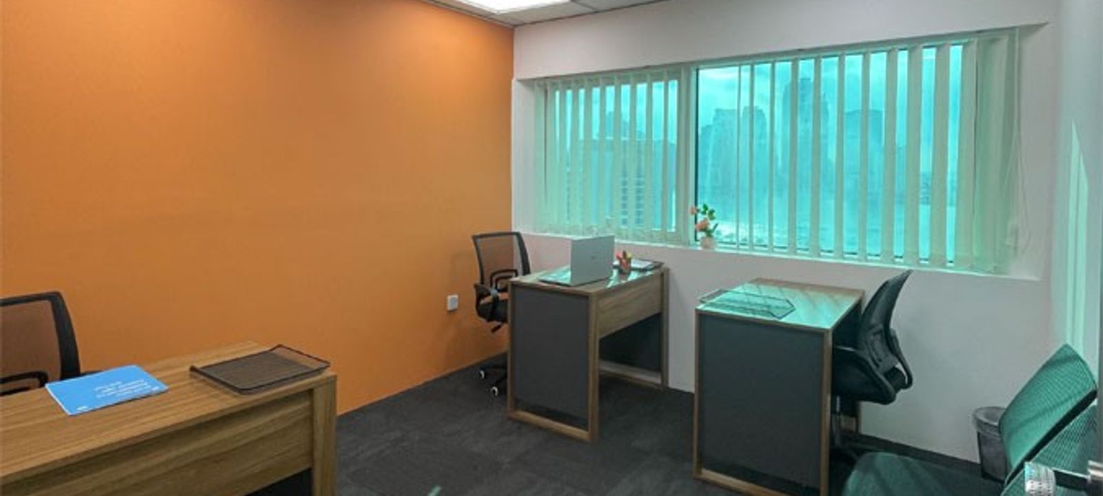 Corniche Street, Sharjah - Image 1