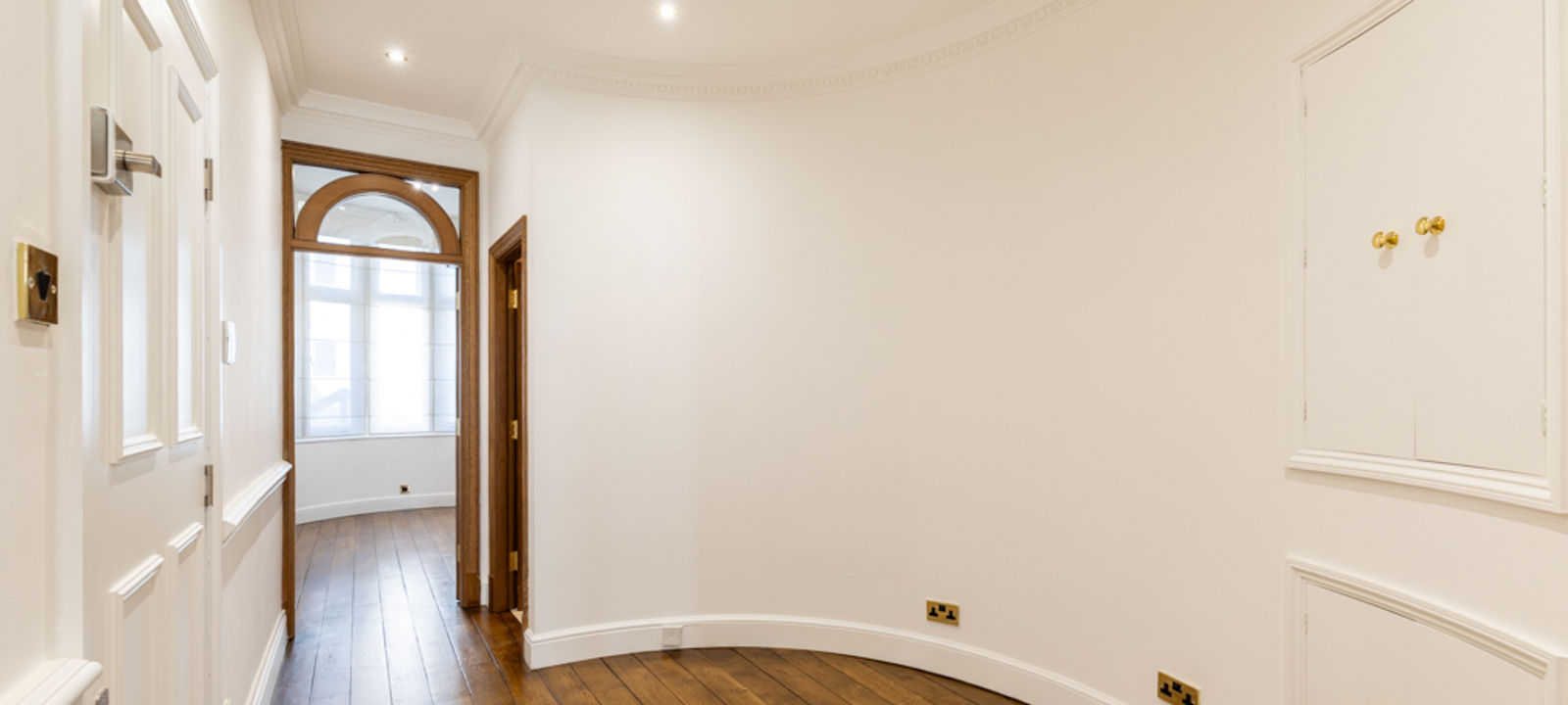 17 Queen Street, Greater London - Image 1