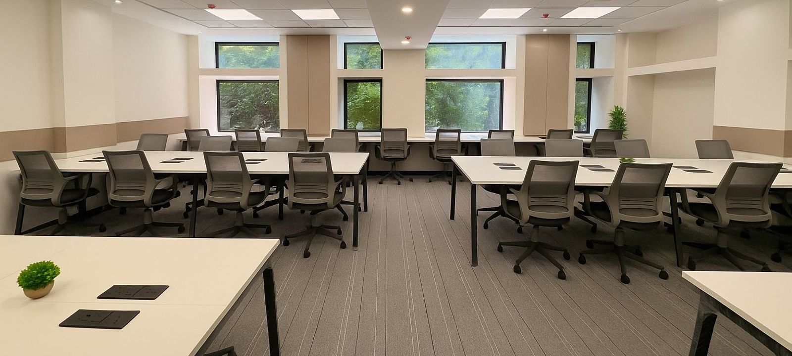 8 Community Center, New Delhi - Image 1