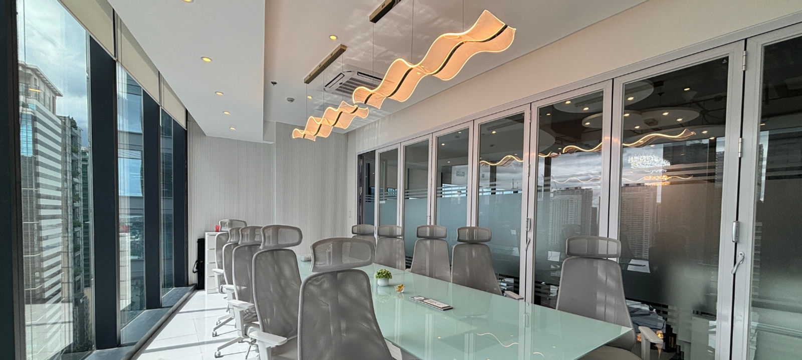 Corner 11th Avenue, Taguig - Image 1