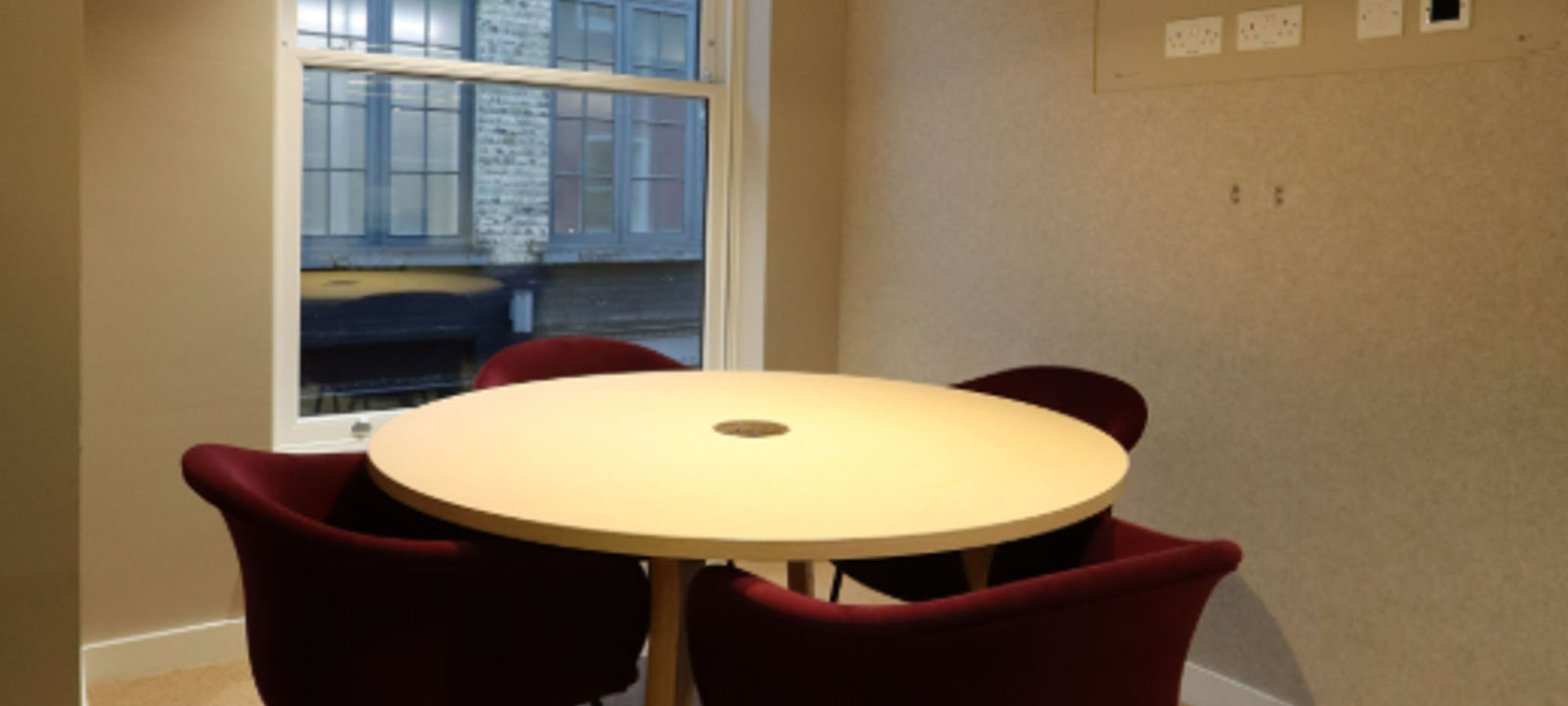 3 Kingly Court Carnaby, London - Image 1