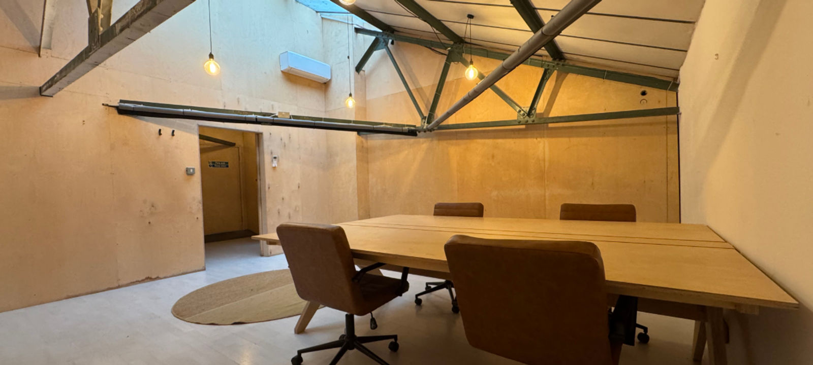 39a Markfield Road, Greater London - Image 1