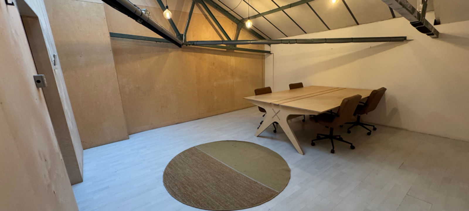 39a Markfield Road, Greater London - Image 1