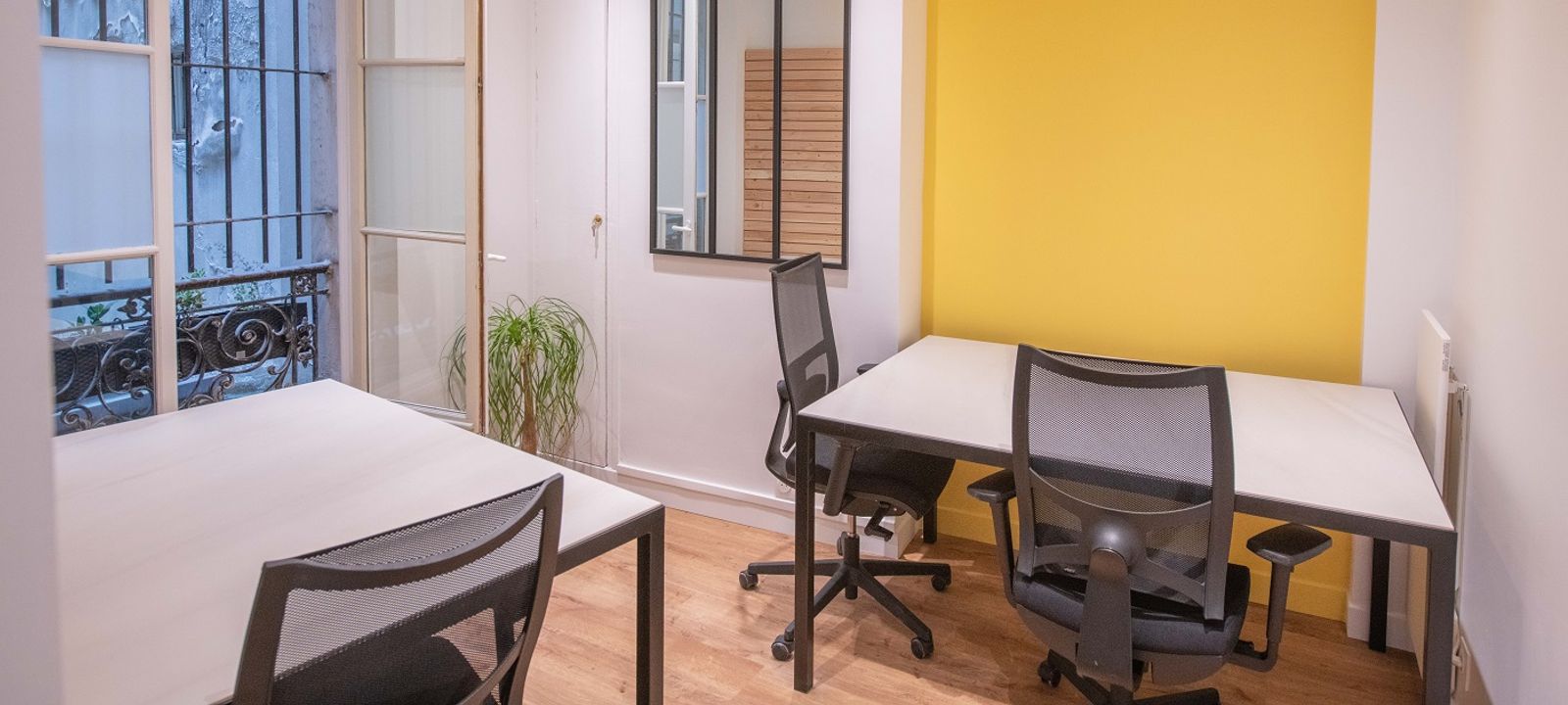 54 droite Rue Greneta, Paris - Image 1