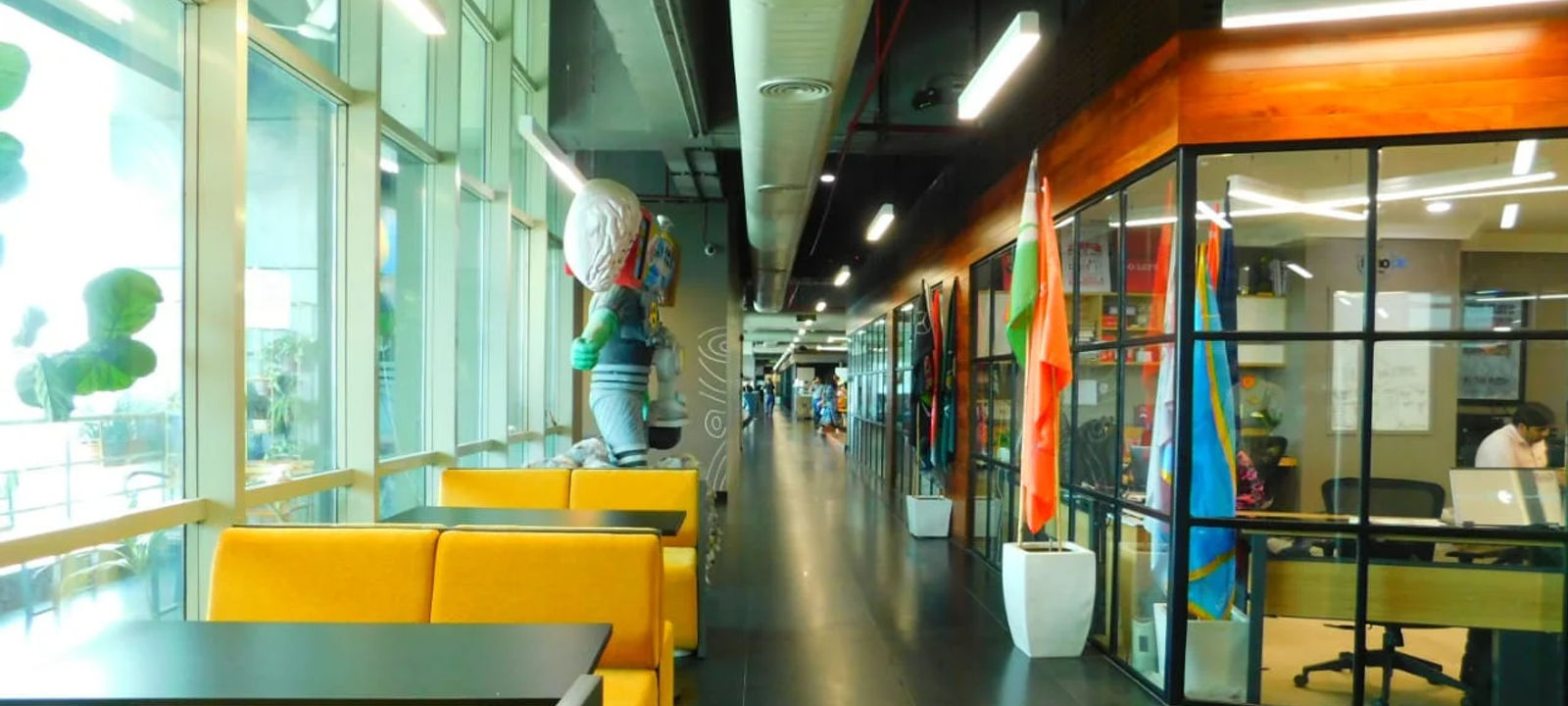 Huda City Centre Metro Station, Gurugram - Image 1