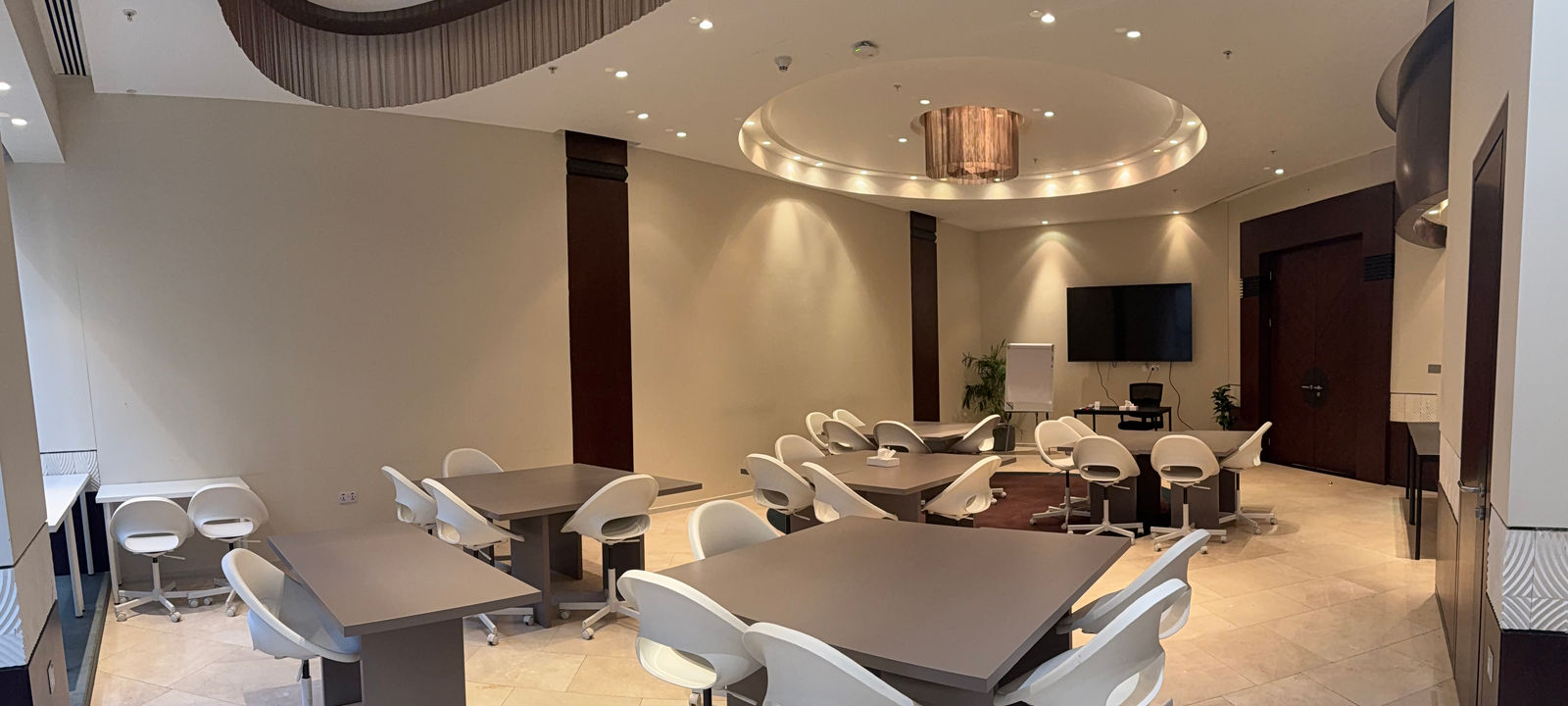 4 Person Private Office at King Hussein Business Park Building # 0 ...