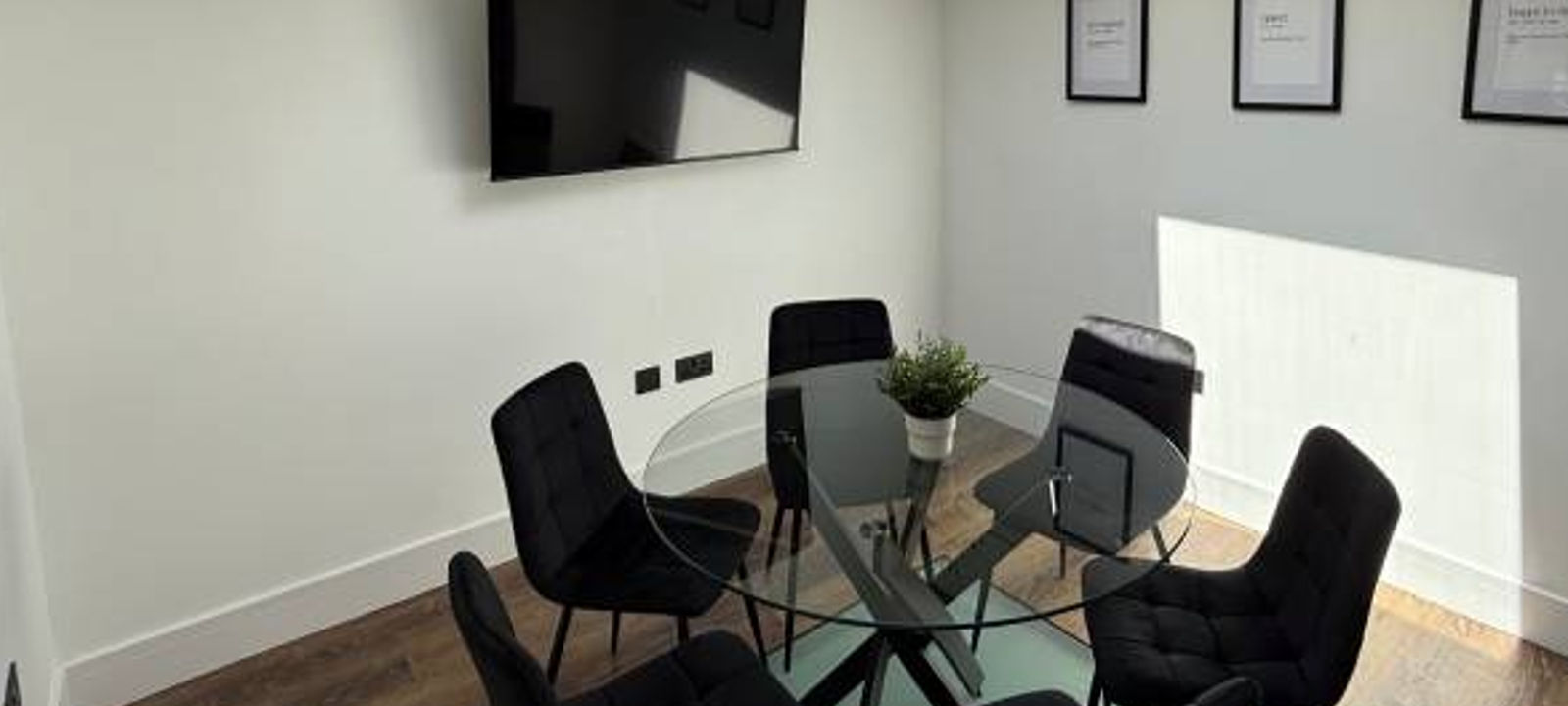 5 Crown Passage, Kingston Upon Thames - Image 1