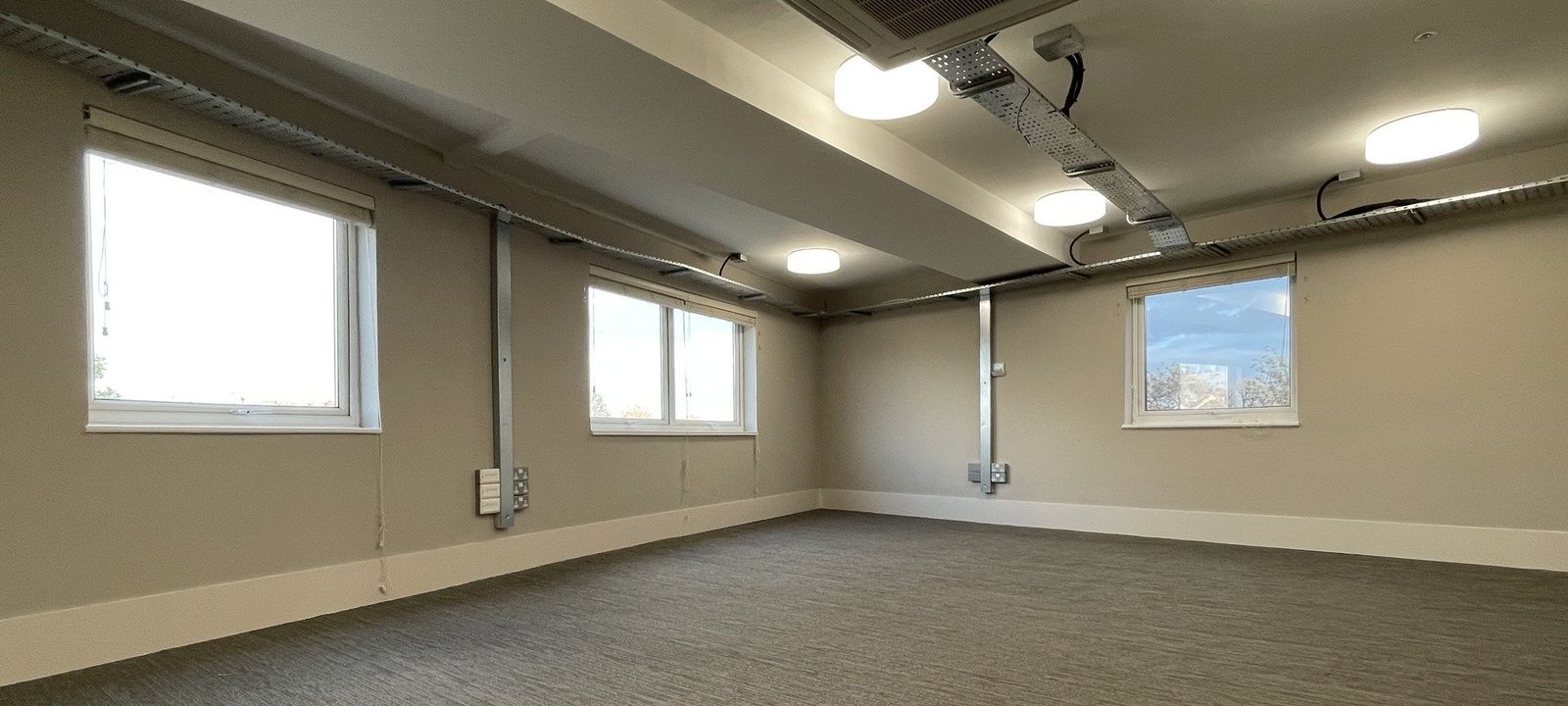 421 New Kings Road, London - Image 1