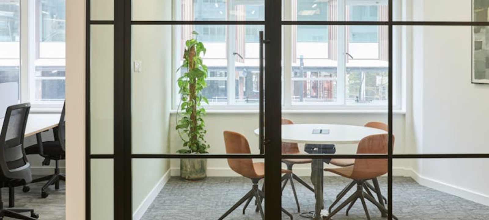 345 Oxford St, London - Image 1