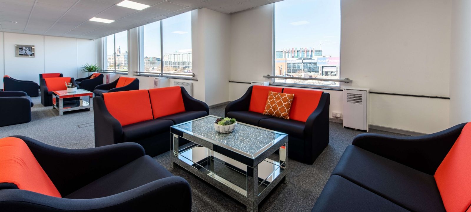 981 Great West Road, Brentford - Image 1