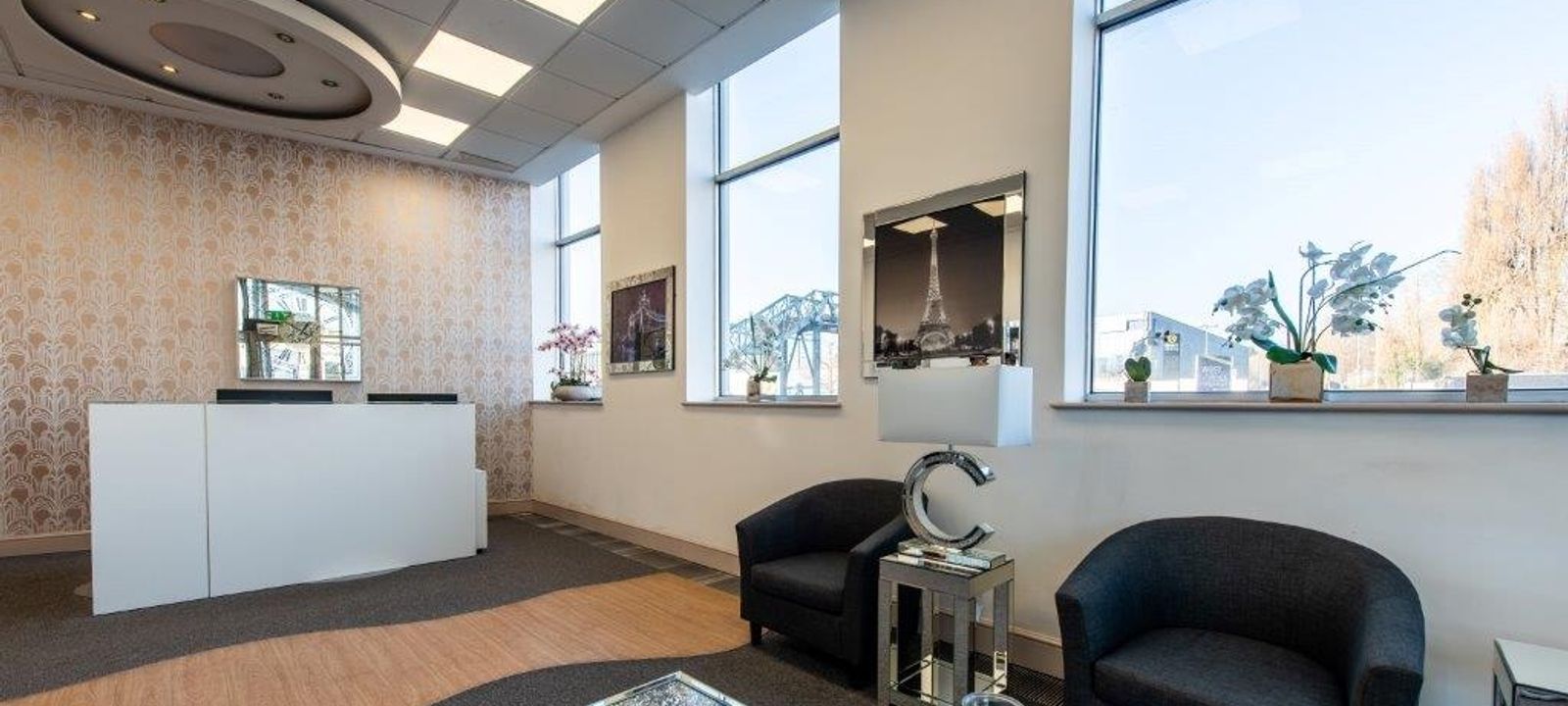 981 Great West Road, Brentford - Image 1