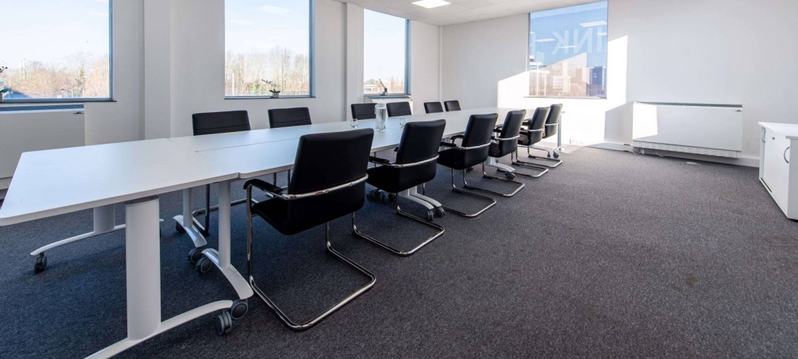 981 Great West Road, Brentford - Image 1