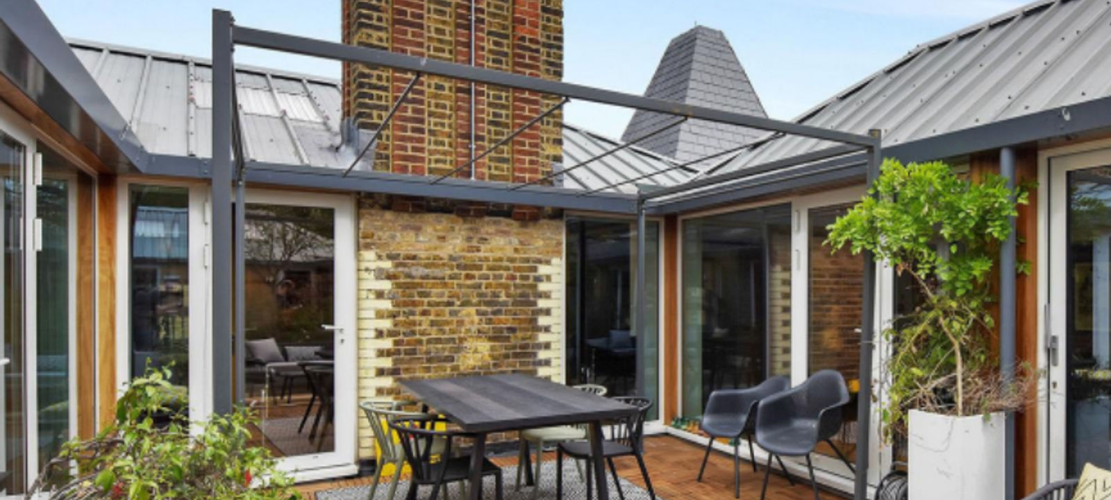7 Playground Gardens, London - Image 1