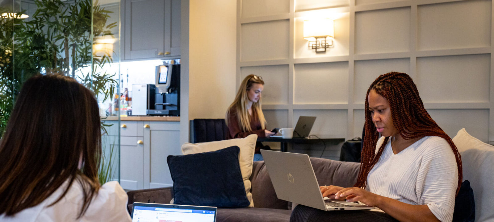 49 Grosvenor Street, London - Image 1