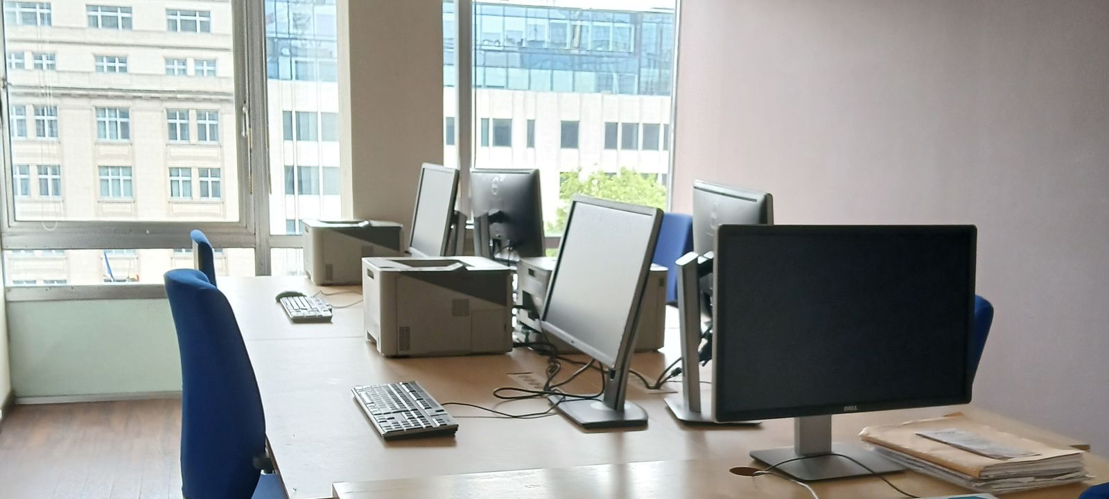 24 Avenue Des Arts, Bruxelles - Image 1