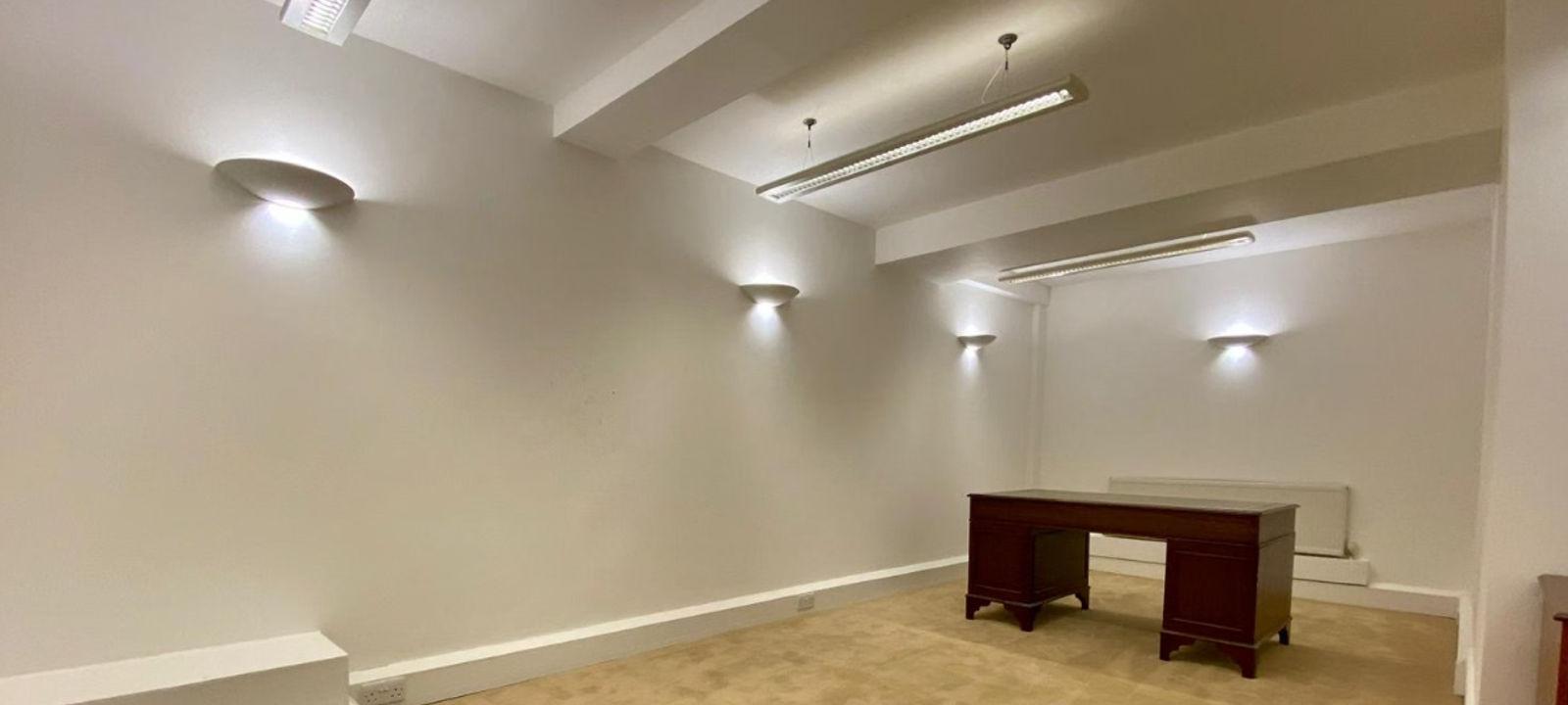 24 Grosvenor Gardens, Victoria - Image 1