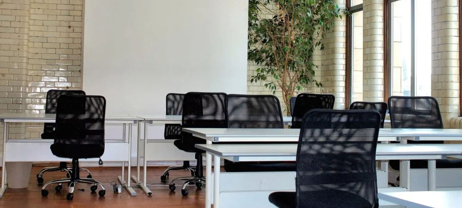 Commercial Street, Shoreditch - Image 1