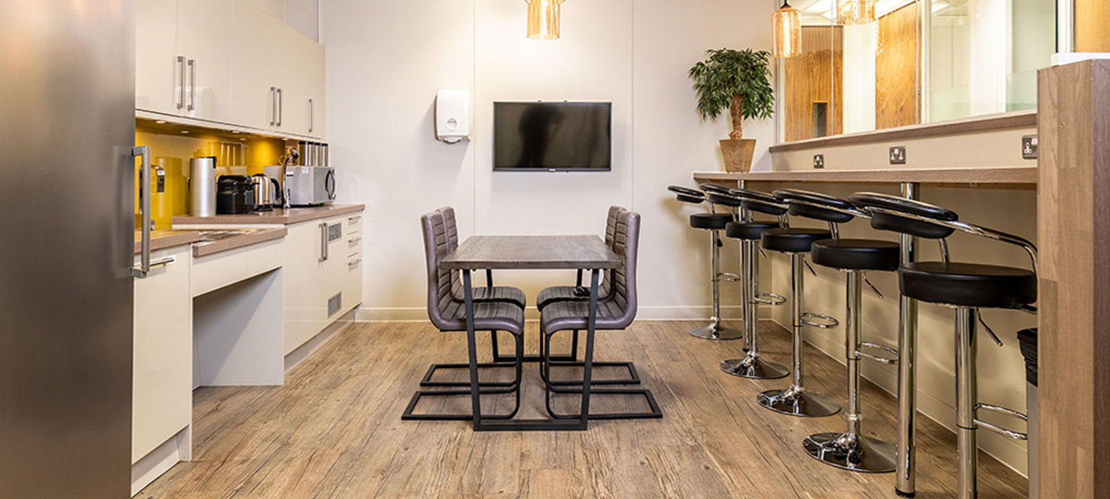 51 Holland Street, Greater London - Image 1