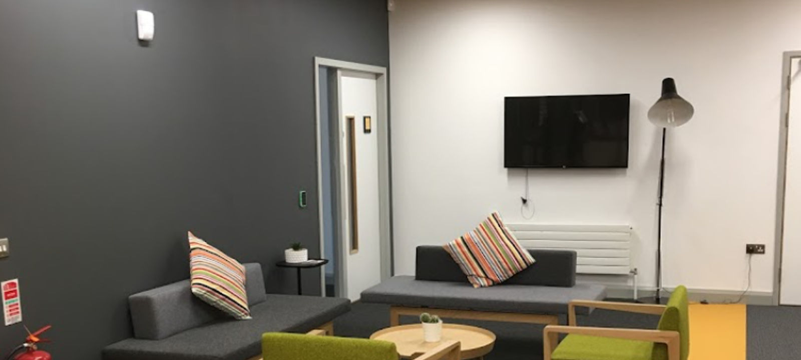 385 Springfield Rd, Belfast - Image 1