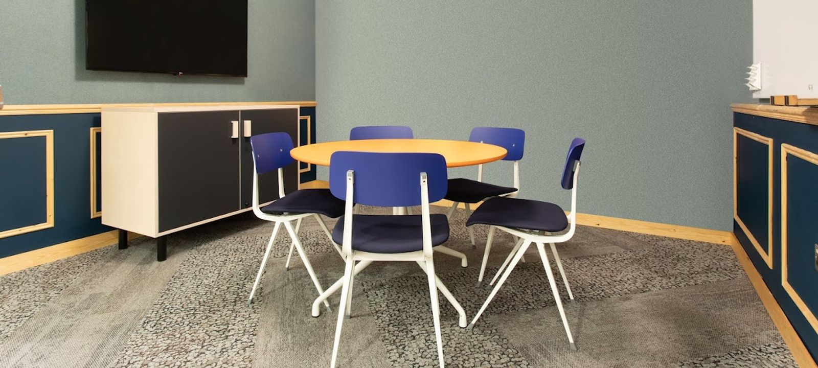 2 Leman Street, Greater London - Image 1