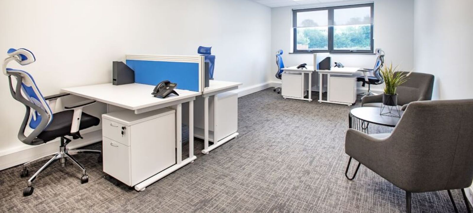 4300 Parkway, Hampshire - Image 1