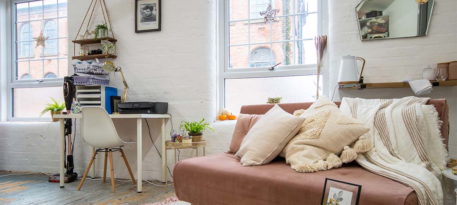 Alexander Road, Hertfordshire - Image 1