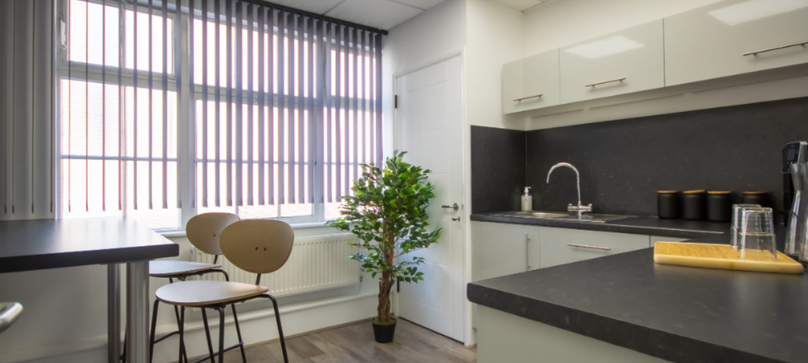 351 Rainham Rd S 351 Rainham Rd S, Dagenham - Image 1