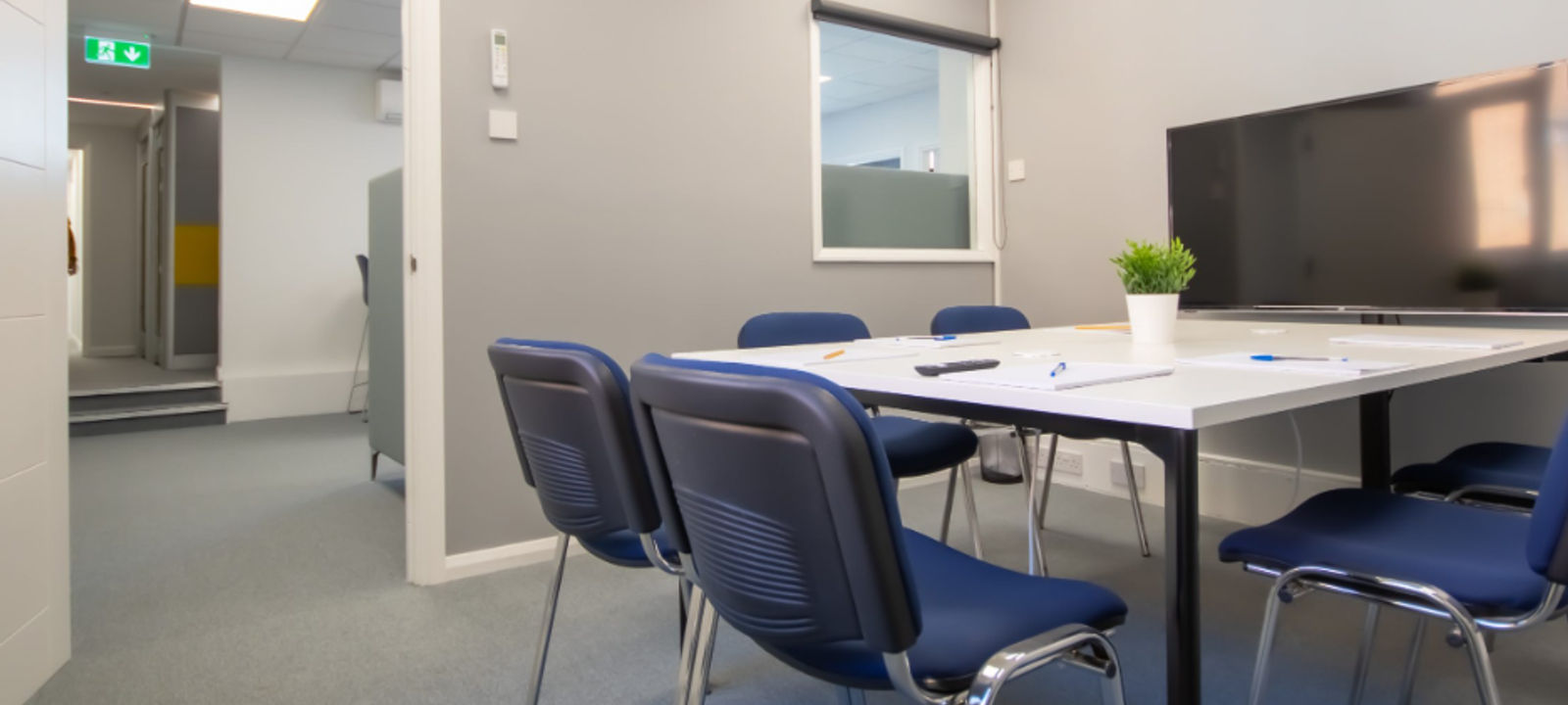 351 Rainham Rd S, Dagenham - Image 1