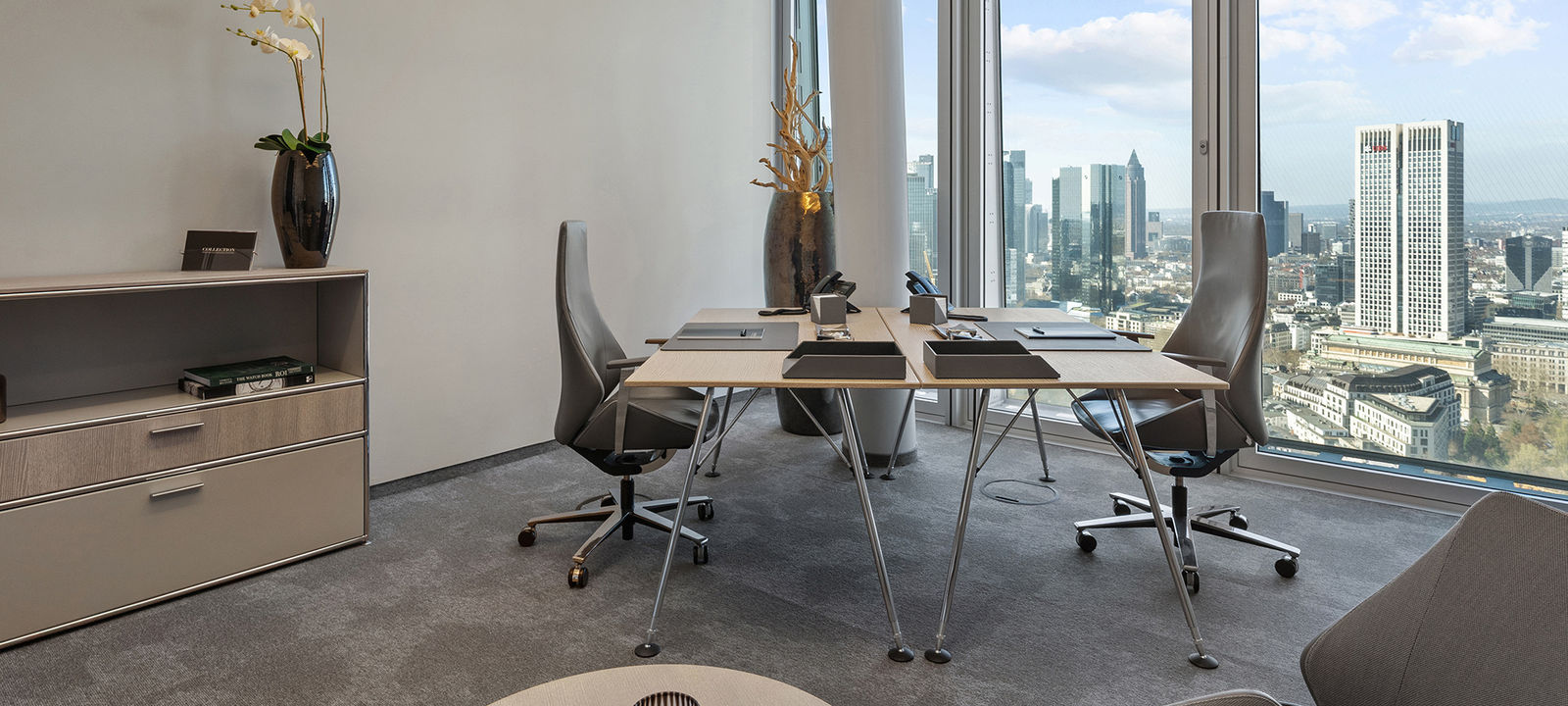 6 Thurn-und Taxis-platz, Frankfurt - Image 1