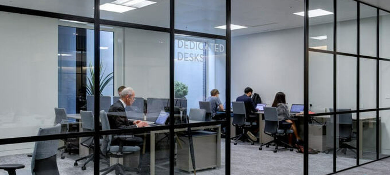 8 St James’s Square, London - Image 1