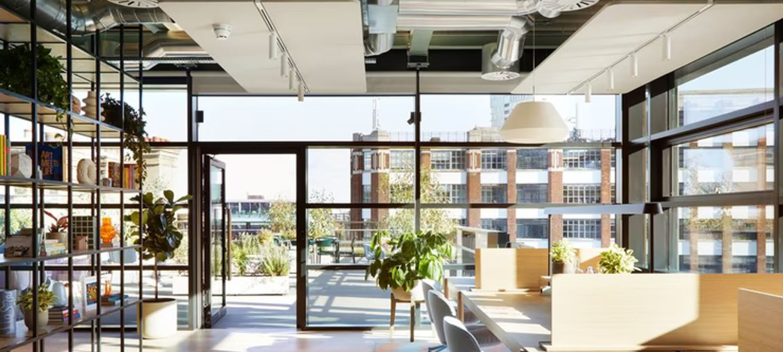 High Street, Shoreditch - Image 1