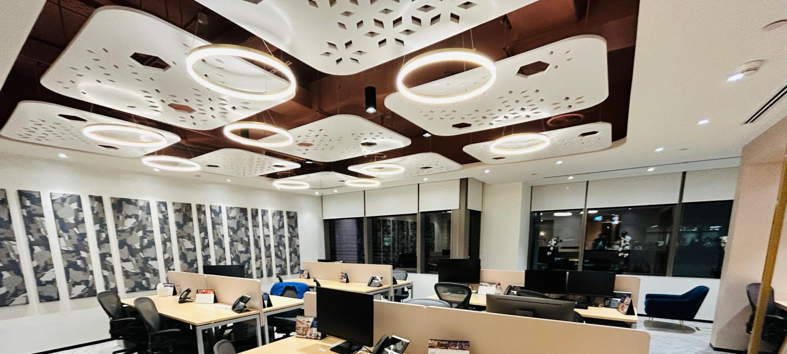 Sheikh Zayed Road, Dubai - Image 1