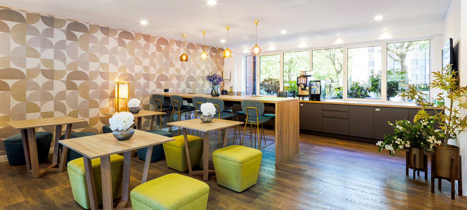 19 Threefield Lane, Southampton - Image 1