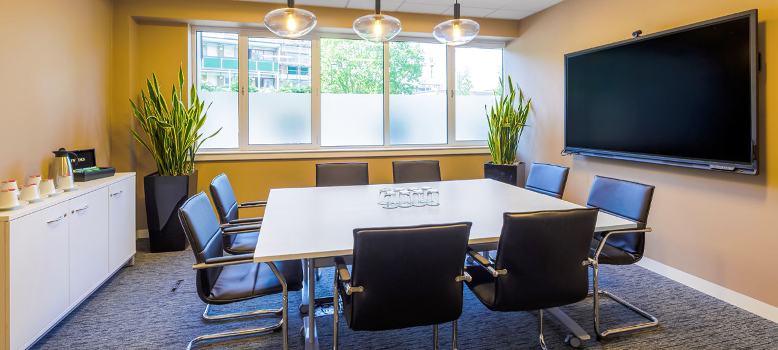 19 Threefield Lane, Southampton - Image 1