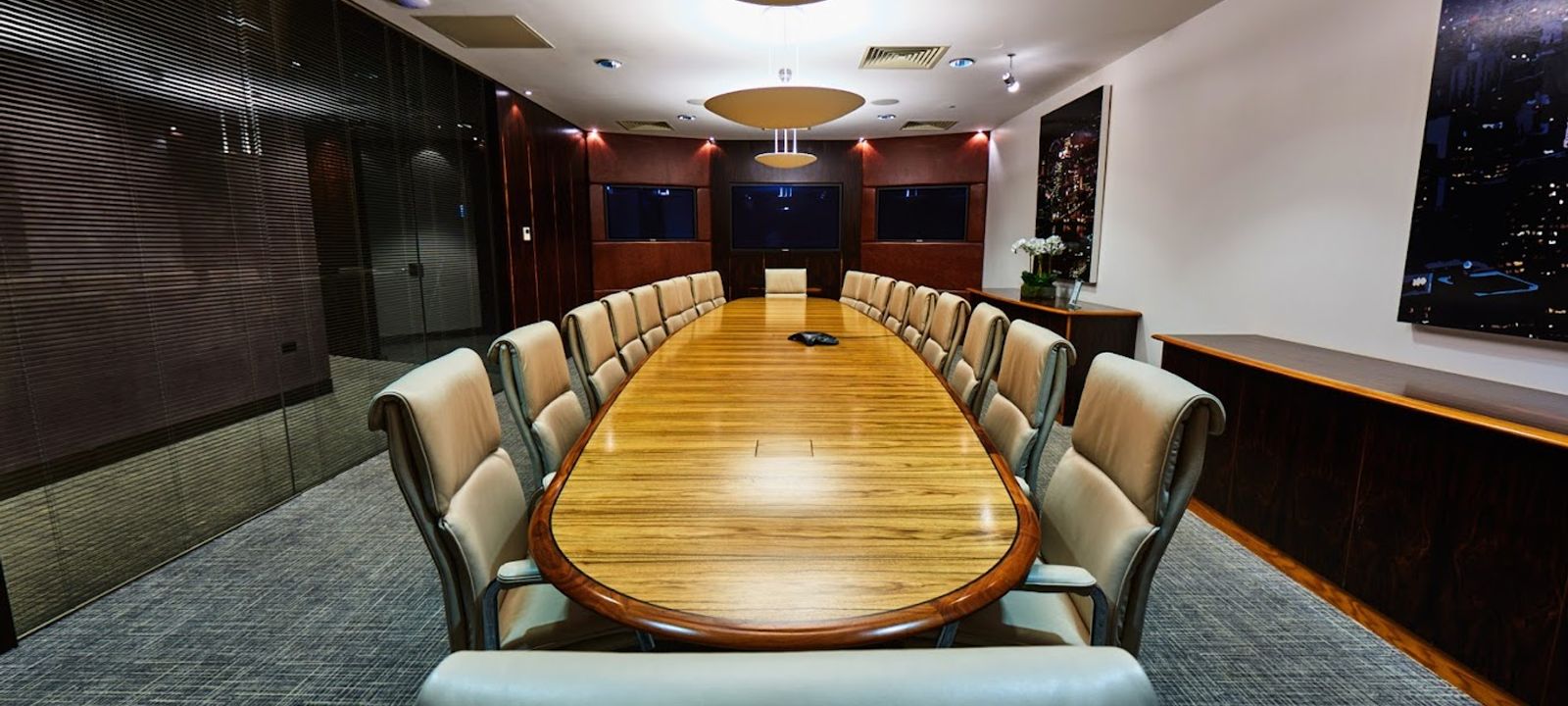 6 Snow Hill, London - Image 1