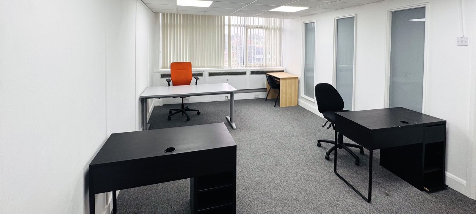 60 North Circular Road, Park Royal - Image 1